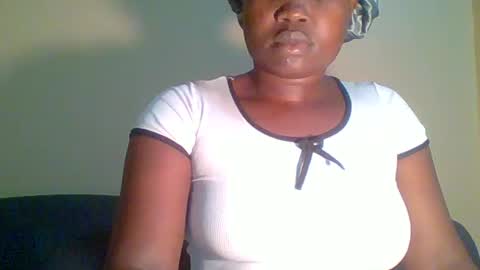 Snapshot of sweetebonygal chatting on July 18, 2026, 3:22 am Grace online show from July 18, 2026, 3:22 am