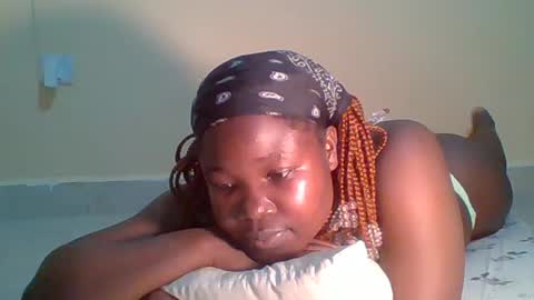 Snapshot of sweetebonygal chatting on July 28, 2026, 3:43 pm Grace online show from July 28, 2026, 3:43 pm