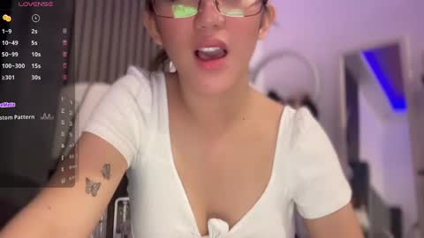 Snapshot of sweetestmallow chatting on January 27, 2025, 2:35 pm mallow online show from January 27, 2025, 2:35 pm