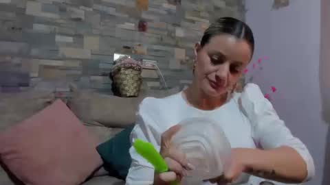 Snapshot of sweetfantasyy69 chatting on September 24, 2025, 9:18 pm sweef online show from September 24, 2025, 9:18 pm