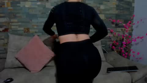 Snapshot of sweetfantasyy69 chatting on November 12, 2025, 9:36 pm sweef online show from November 12, 2025, 9:36 pm