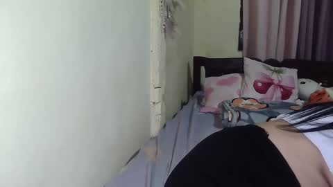Snapshot of sweetgal_mica chatting on May 22, 2026, 1:06 pm sweetgal_mica online show from May 22, 2026, 1:06 pm