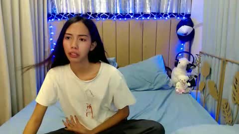 sweetgirl_daphne online show from June 4, 2026, 6:19 am
