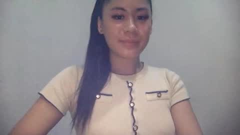 sweetgirllucy24xx online show from June 10, 2026, 2:38 pm