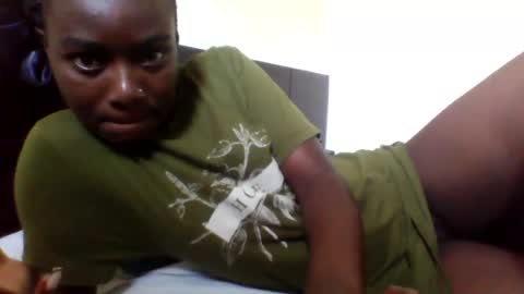 Snapshot of sweetgurl05 chatting on June 19, 2026, 7:01 am sweetgurl05 online show from June 19, 2026, 7:01 am