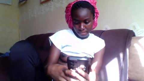 Snapshot of sweetgurl05 chatting on July 13, 2026, 6:27 am sweetgurl05 online show from July 13, 2026, 6:27 am