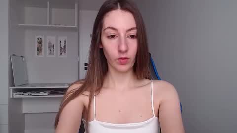 Emma  online show from November 11, 2025, 11:32 am