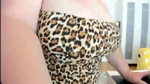 sweetheartmia online show from July 14, 2026, 7:02 am