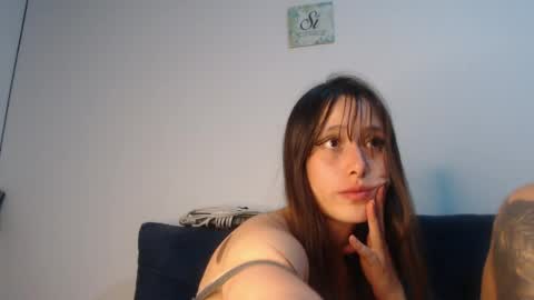 Snapshot of sweethoney22_ chatting on May 6, 2026, 11:32 pm Sabrina y Eliot online show from May 6, 2026, 11:32 pm