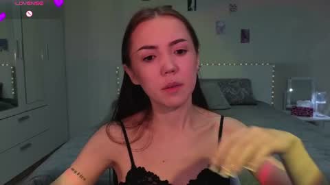 sweetieee_kira online show from June 11, 2026, 3:04 am