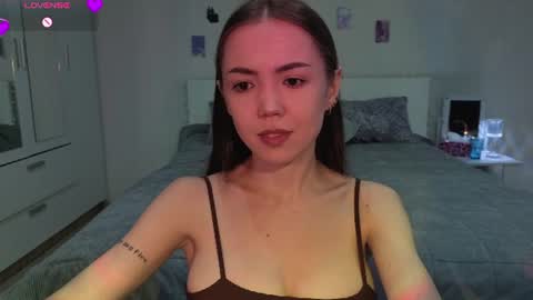 sweetieee_kira online show from July 24, 2026, 8:01 am