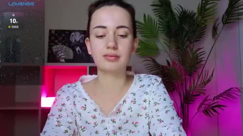 Snapshot of sweetiekendl chatting on May 27, 2026, 11:35 pm Kendl online show from May 27, 2026, 11:35 pm