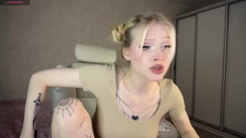 sweetie Lisa3 online show from March 11, 2025, 5:02 pm