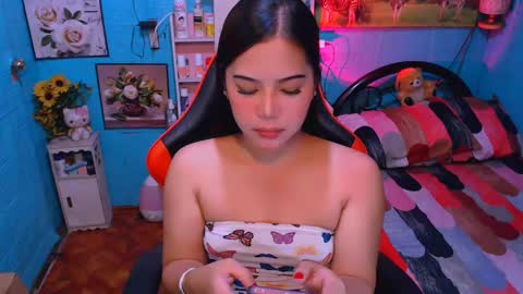 Nicole online show from February 19, 2025, 8:01 am