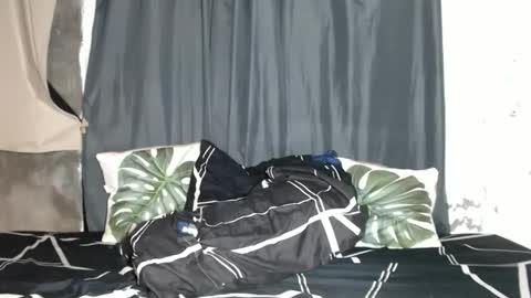 sweetiestkylie online show from December 22, 2025, 2:52 am