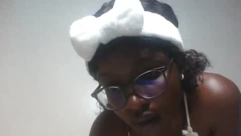 sweetivy645263 online show from September 23, 2025, 4:10 pm