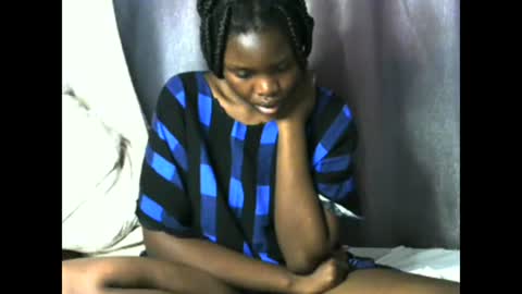 sweetkirrie online show from June 8, 2026, 1:33 pm