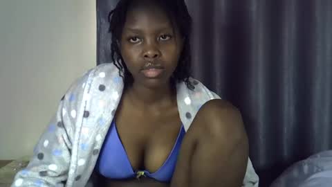 sweetkirrie online show from July 13, 2026, 12:19 pm