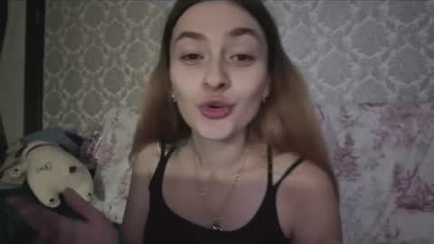 sweetliaison online show from July 28, 2026, 6:53 pm