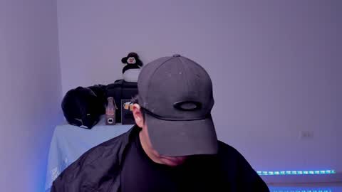 Lian online show from December 20, 2024, 9:28 pm