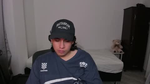 Snapshot of sweetlian_04 chatting on December 21, 2025, 1:35 am Lian online show from December 21, 2025, 1:35 am