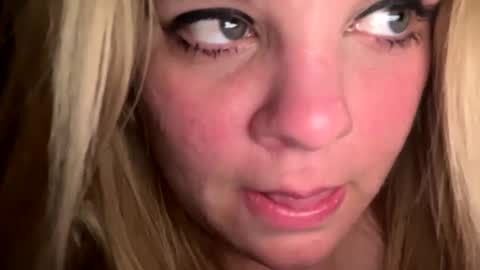 Snapshot of sweetlisa92 chatting on February 24, 2025, 12:09 am Lisa online show from February 24, 2025, 12:09 am