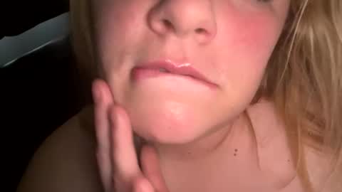 Lisa  online show from April 4, 2026, 12:24 pm