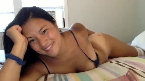 Snapshot of sweetlittleangela chatting on July 23, 2026, 4:38 pm sweetlittleangela online show from July 23, 2026, 4:38 pm