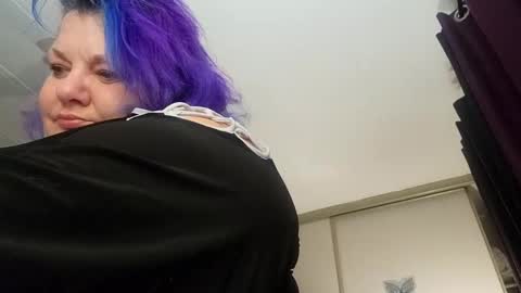 sweetlolajean online show from January 6, 2025, 11:18 am