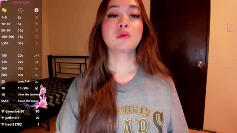 Zoe online show from May 11, 2026, 4:04 pm