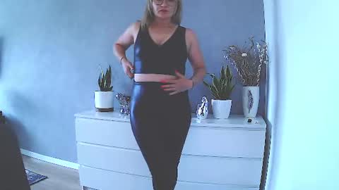 Snapshot of sweetmarthaaa chatting on June 15, 2026, 8:49 am sweetmarthaaa online show from June 15, 2026, 8:49 am