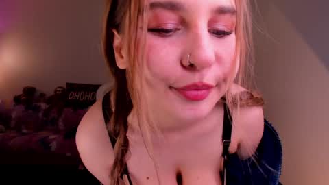 Snapshot of sweetmila1 chatting on March 16, 2026, 6:23 pm Mila online show from March 16, 2026, 6:23 pm