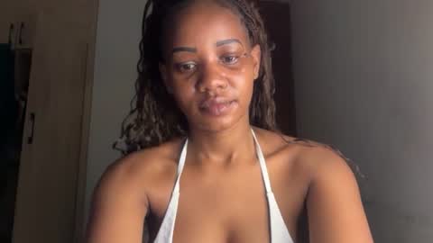 sweetnia754136 online show from July 27, 2026, 12:17 am