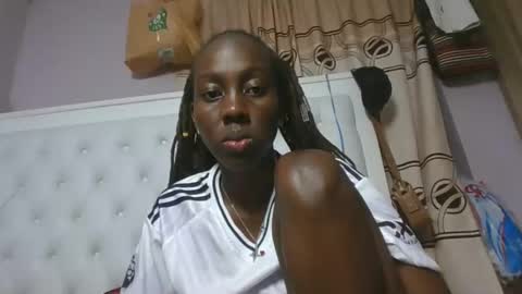 Novah girlie online show from May 18, 2026, 4:46 pm