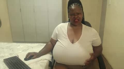 Snapshot of sweetnoziexxx chatting on January 7, 2025, 7:10 am sweetnoziexxx online show from January 7, 2025, 7:10 am