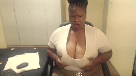 Snapshot of sweetnoziexxx chatting on February 2, 2025, 3:32 am sweetnoziexxx online show from February 2, 2025, 3:32 am