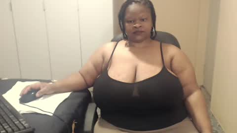Snapshot of sweetnoziexxx chatting on October 10, 2025, 4:33 am sweetnoziexxx online show from October 10, 2025, 4:33 am