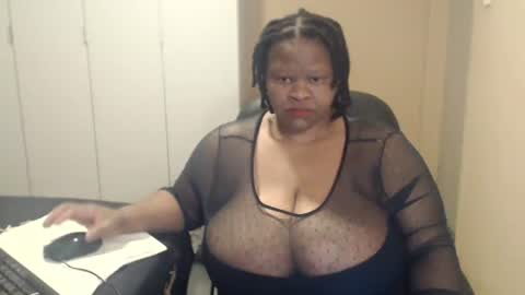 Snapshot of sweetnoziexxx chatting on October 28, 2025, 5:55 am sweetnoziexxx online show from October 28, 2025, 5:55 am