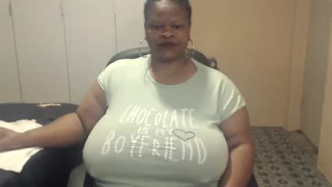 Snapshot of sweetnoziexxx chatting on November 7, 2025, 5:07 am sweetnoziexxx online show from November 7, 2025, 5:07 am