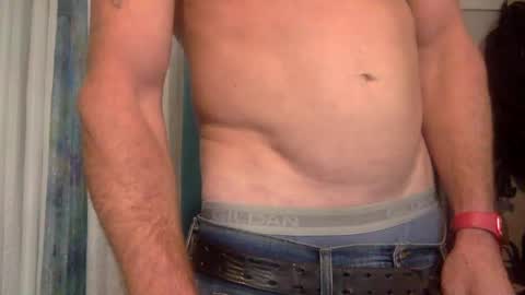 WeAim2PZzz online show from January 8, 2025, 1:21 am