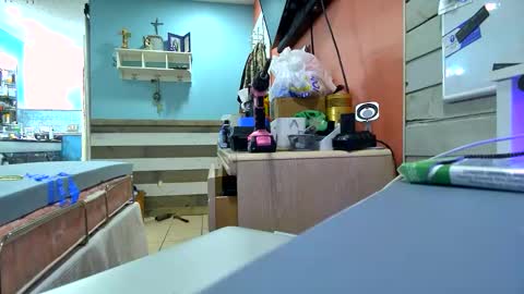 WeAim2PZzz online show from February 17, 2025, 7:47 am