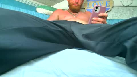 WeAim2PZzz online show from February 25, 2025, 9:57 pm