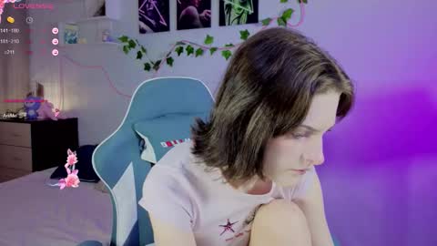 Snapshot of sweetparadox chatting on October 3, 2025, 8:22 am Anya online show from October 3, 2025, 8:22 am