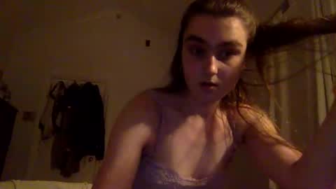 Snapshot of sweetpeach232323 chatting on December 31, 2024, 3:55 am sweetpeach232323 online show from December 31, 2024, 3:55 am