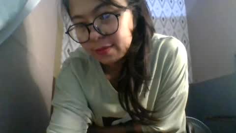 sweetpinnay online show from July 27, 2026, 11:01 pm