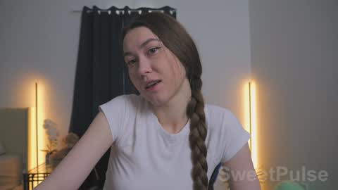 Snapshot of sweetpulse_ chatting on December 5, 2025, 4:36 pm Rose online show from December 5, 2025, 4:36 pm