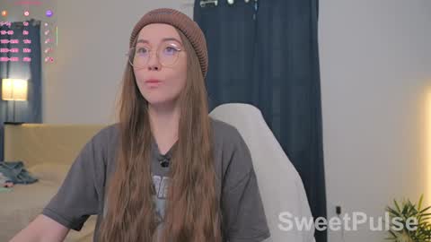 Snapshot of sweetpulse_ chatting on February 8, 2026, 9:18 pm Rose online show from February 8, 2026, 9:18 pm