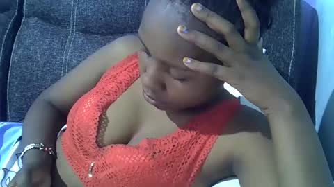 Snapshot of sweetqueen20 chatting on November 13, 2025, 6:01 am queen online show from November 13, 2025, 6:01 am