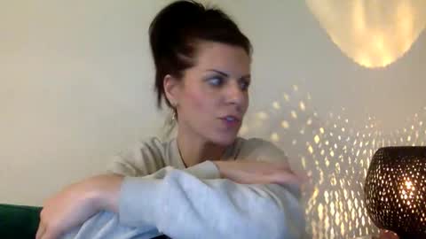 sweetriddance online show from April 26, 2026, 3:37 am