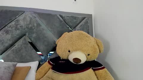 Snapshot of sweetsalome_01 chatting on October 19, 2025, 2:50 pm sweetsalome_01 online show from October 19, 2025, 2:50 pm